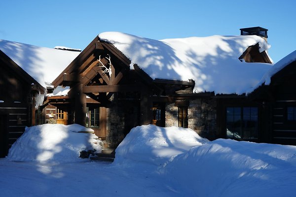 105 PEAKS VIEW DRIVE