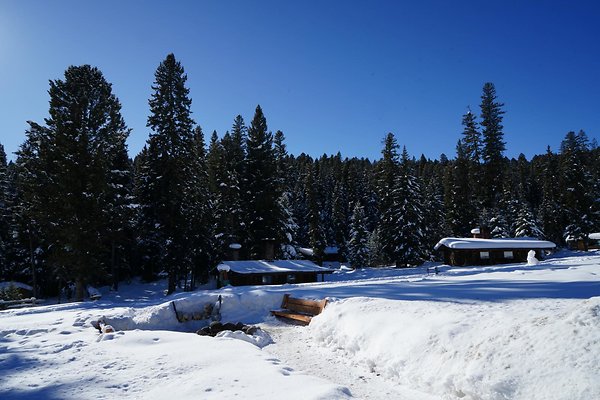 LONE MTN GUEST RANCH